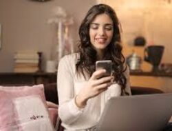 Cara Dapat Uang Online melalui Jasa Pembuatan Template Balasan Chat Toko Online